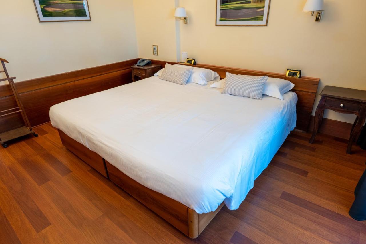 Golf Hotel La Pinetina Appiano Gentile Ngoại thất bức ảnh