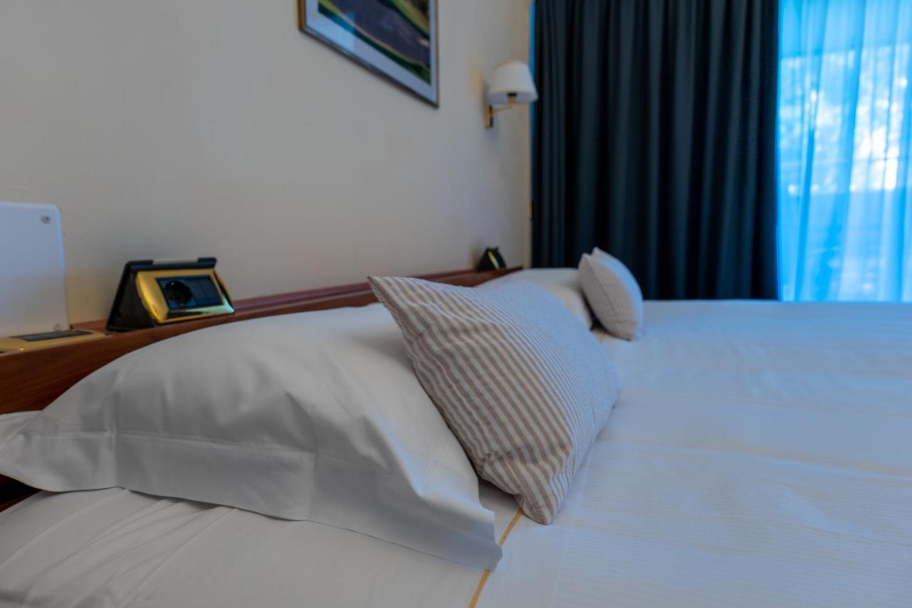 Golf Hotel La Pinetina Appiano Gentile Ngoại thất bức ảnh