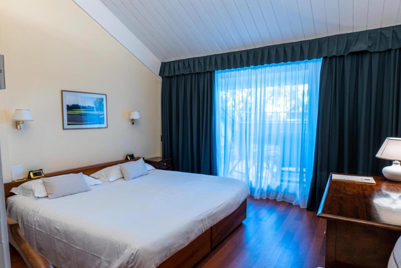 Golf Hotel La Pinetina Appiano Gentile Ngoại thất bức ảnh