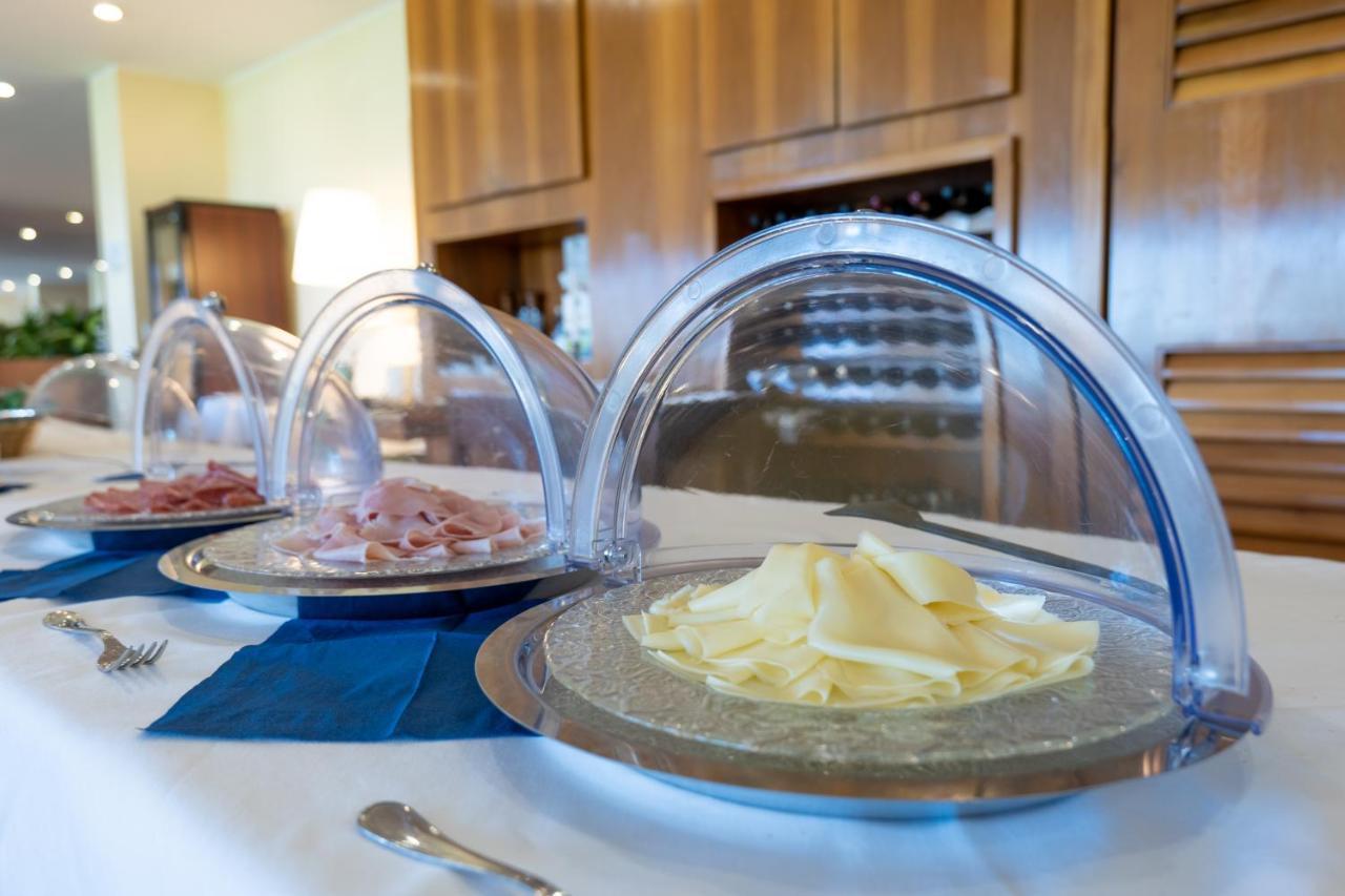 Golf Hotel La Pinetina Appiano Gentile Ngoại thất bức ảnh