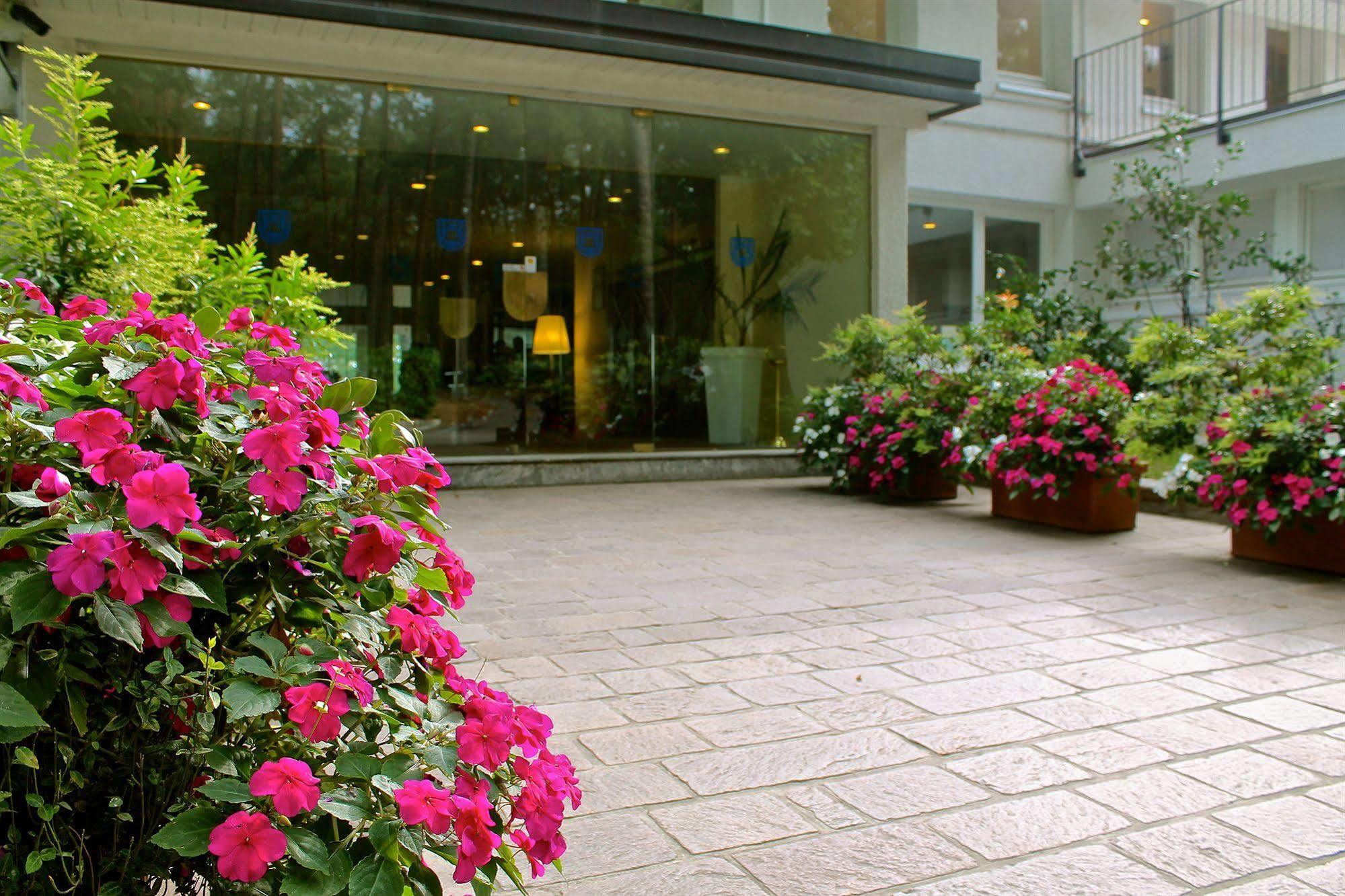Golf Hotel La Pinetina Appiano Gentile Ngoại thất bức ảnh